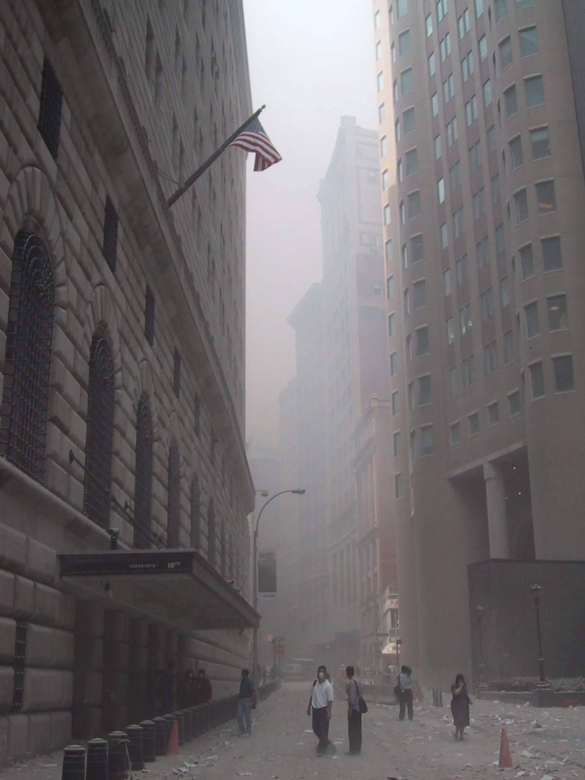 Матрица башни близнецы. Один дома 2 башни близнецы. Башни близнецы в фильме один дома. Филип петтит. Космическая одиссея" фильм сэнли кубрика башни близнецы.
